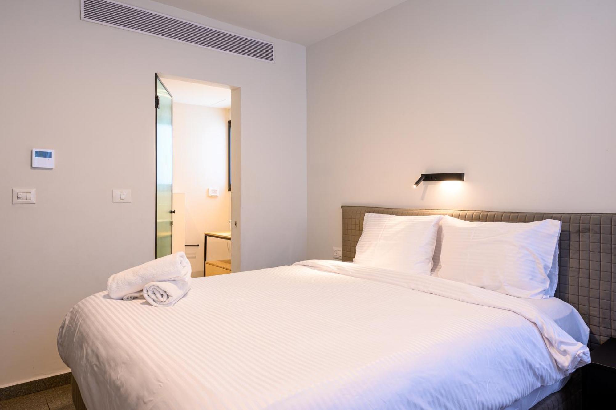 Rokah Luxury Villa At Ramat Hahayal Tel Aviv Habitación foto