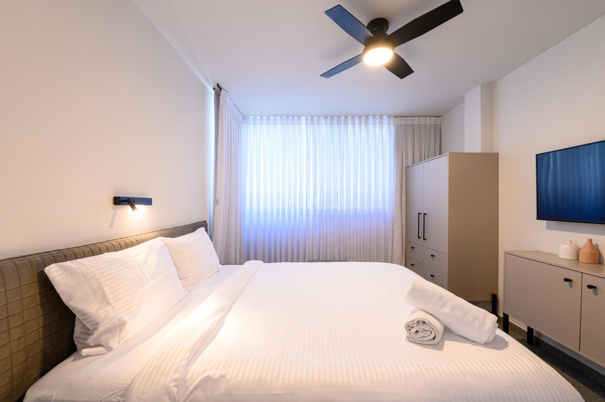 Rokah Luxury Villa At Ramat Hahayal Tel Aviv Habitación foto