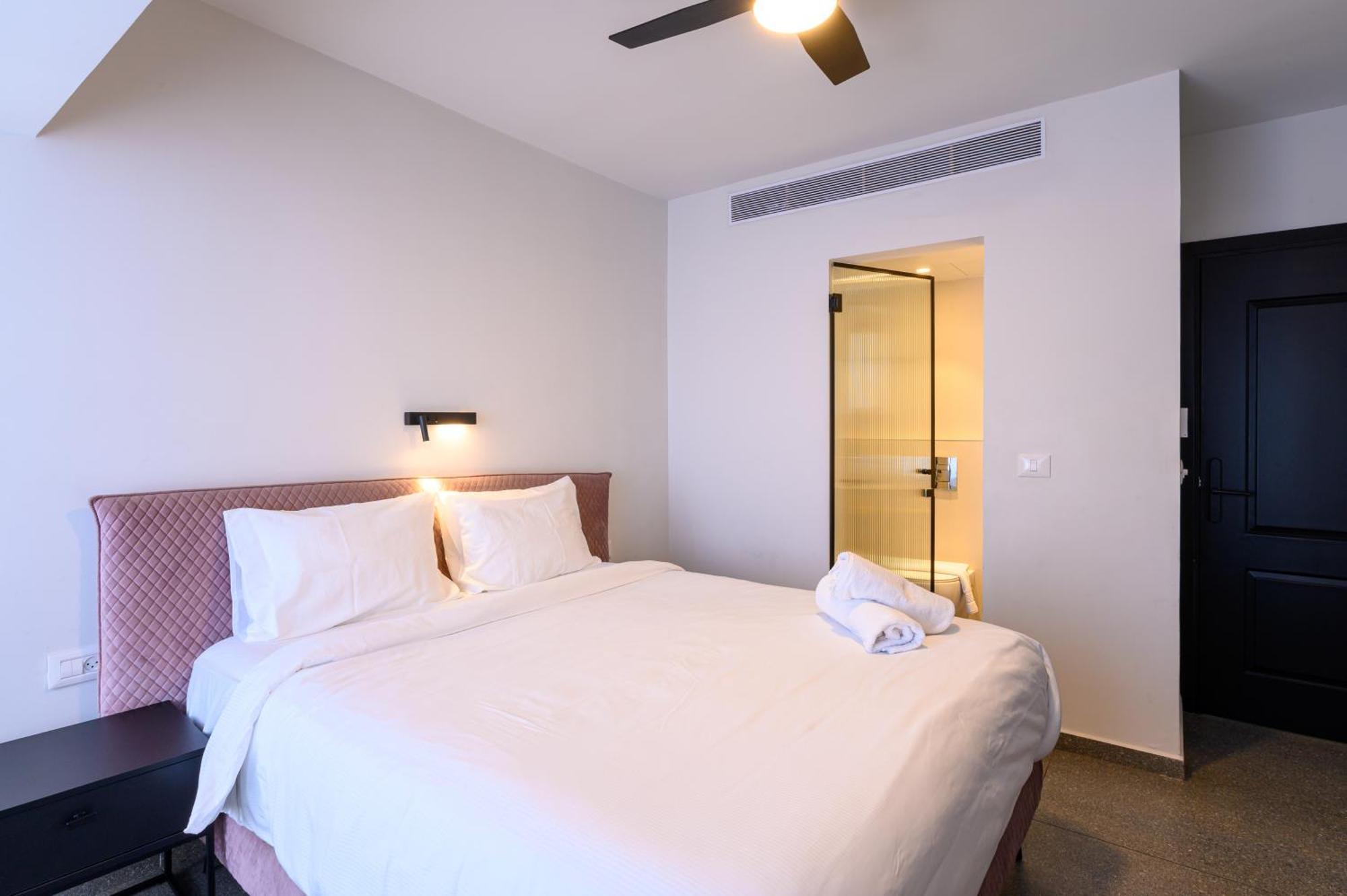 Rokah Luxury Villa At Ramat Hahayal Tel Aviv Habitación foto